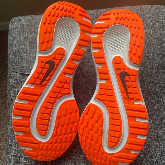 Nike Pink and Black React Escape Run - Picture 6 of 7